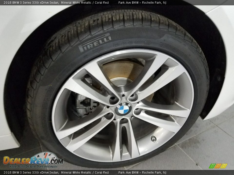 2018 BMW 3 Series 330i xDrive Sedan Mineral White Metallic / Coral Red Photo #26