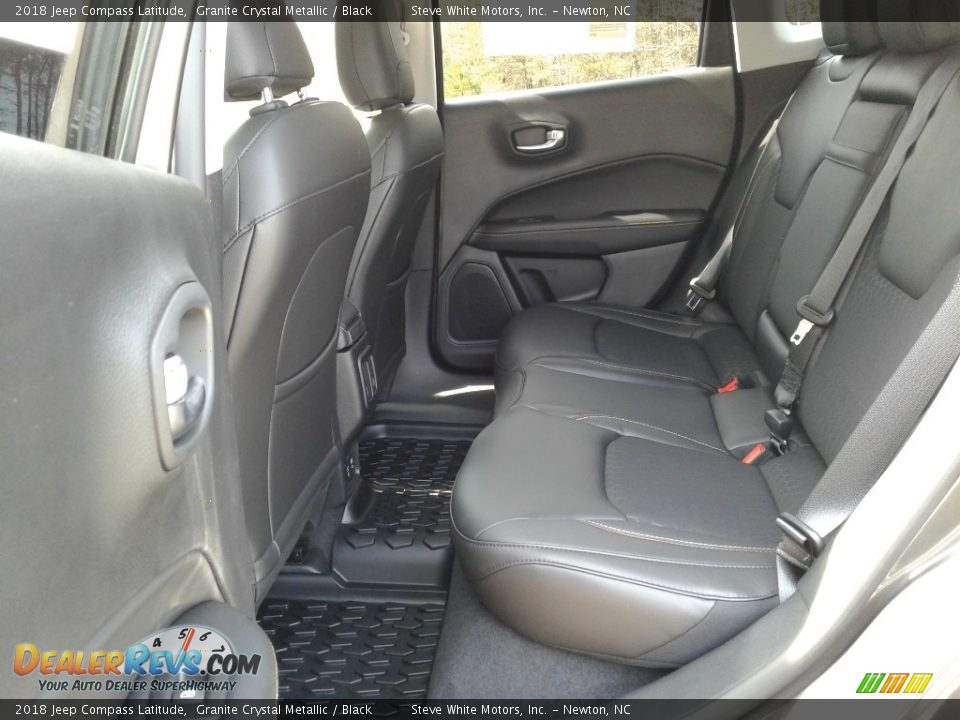 2018 Jeep Compass Latitude Granite Crystal Metallic / Black Photo #11