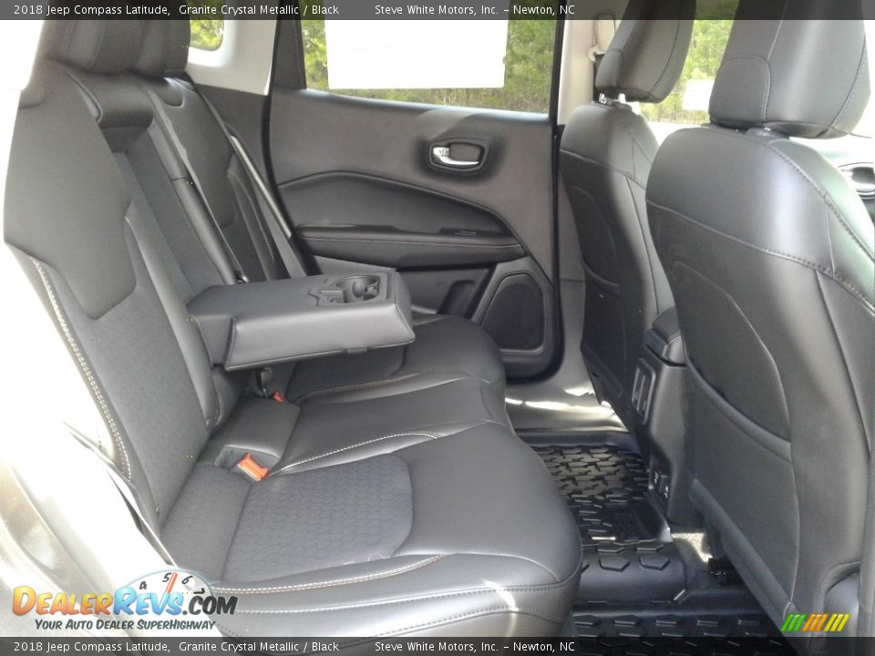 2018 Jeep Compass Latitude Granite Crystal Metallic / Black Photo #13