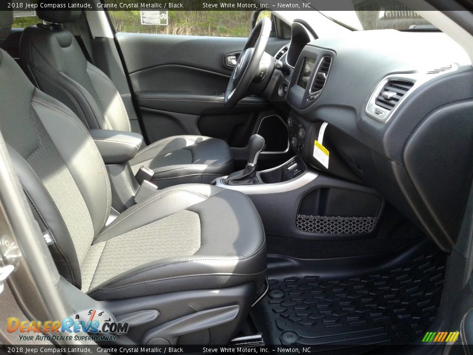 2018 Jeep Compass Latitude Granite Crystal Metallic / Black Photo #14