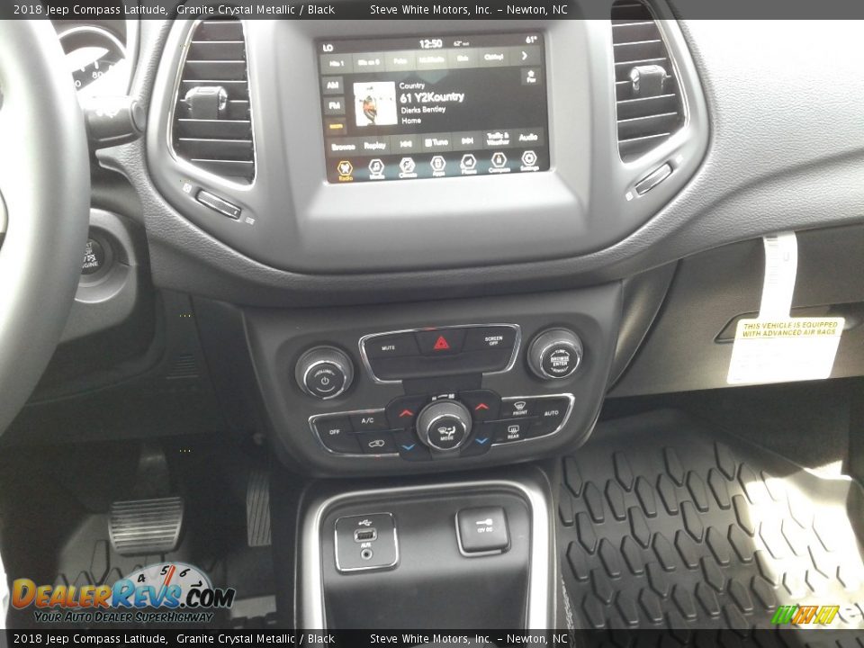 2018 Jeep Compass Latitude Granite Crystal Metallic / Black Photo #19