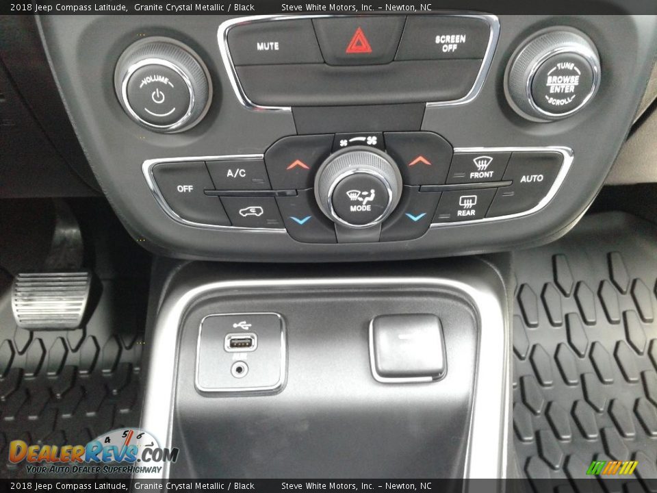 2018 Jeep Compass Latitude Granite Crystal Metallic / Black Photo #27