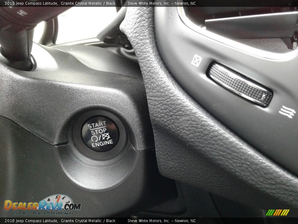 2018 Jeep Compass Latitude Granite Crystal Metallic / Black Photo #28