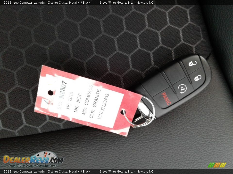 2018 Jeep Compass Latitude Granite Crystal Metallic / Black Photo #31