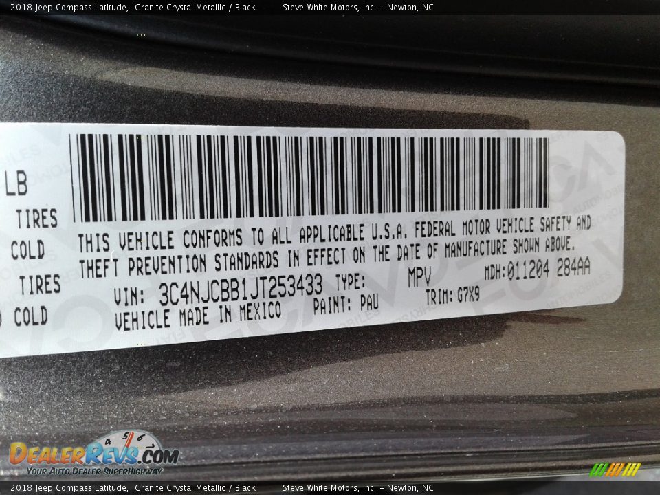 2018 Jeep Compass Latitude Granite Crystal Metallic / Black Photo #33