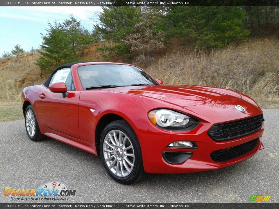 Front 3/4 View of 2018 Fiat 124 Spider Classica Roadster Photo #5