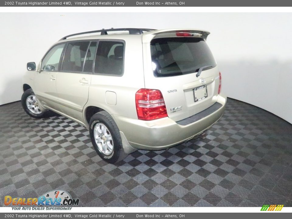 2002 Toyota Highlander Limited 4WD Vintage Gold Metallic / Ivory Photo #10