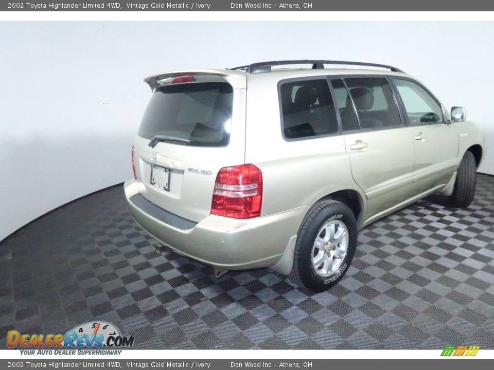 2002 Toyota Highlander Limited 4WD Vintage Gold Metallic / Ivory Photo #12