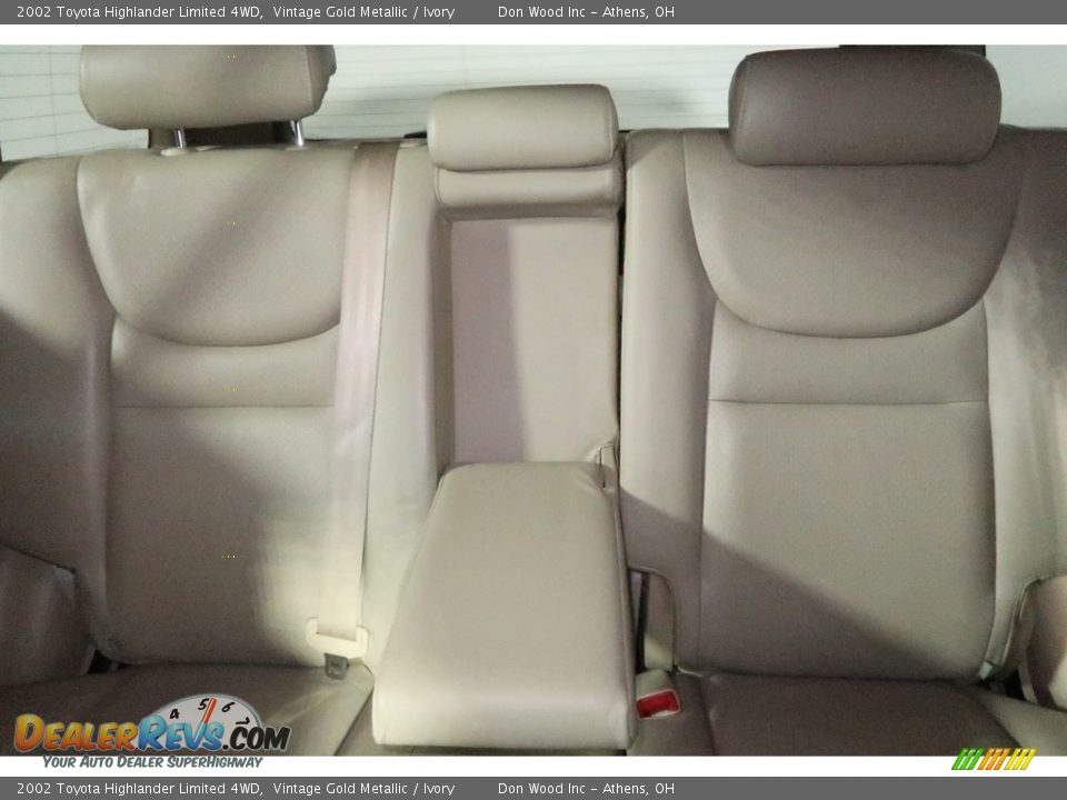 2002 Toyota Highlander Limited 4WD Vintage Gold Metallic / Ivory Photo #18