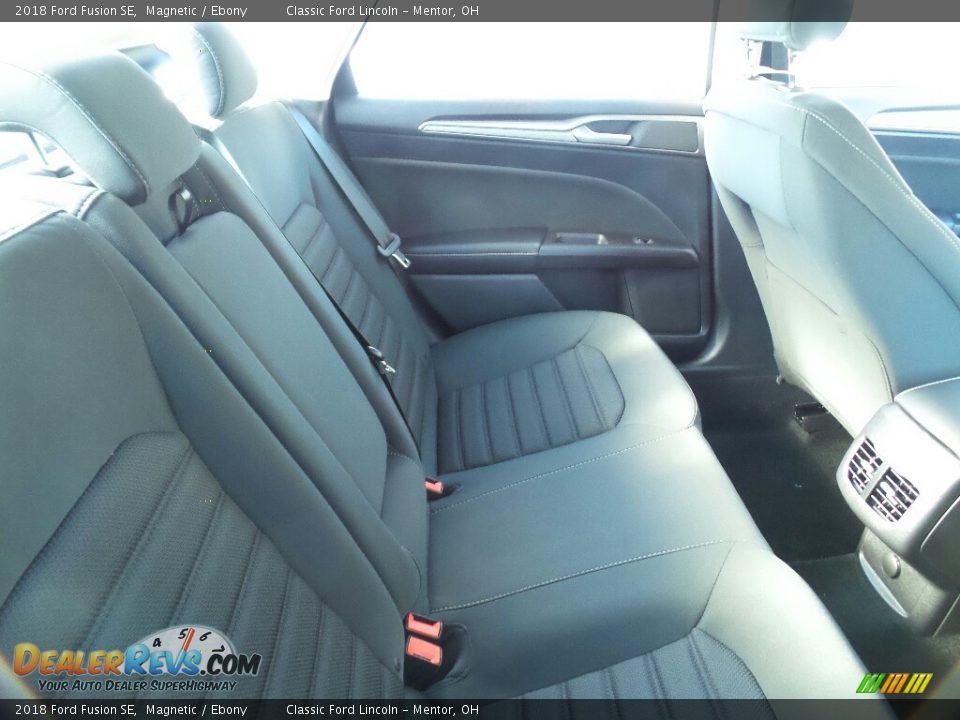 2018 Ford Fusion SE Magnetic / Ebony Photo #5