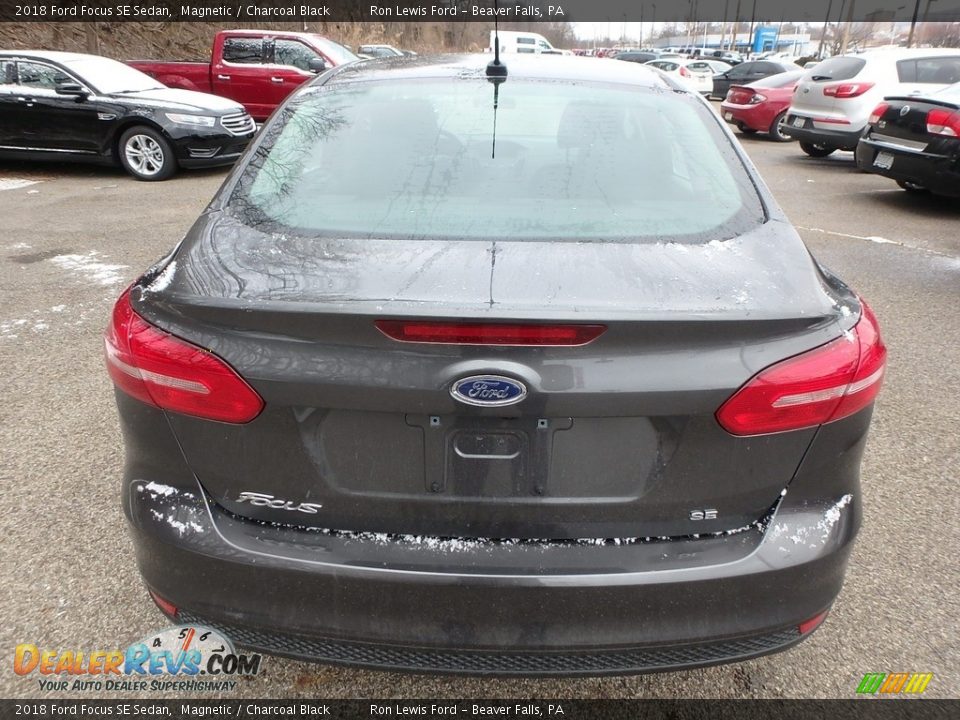 2018 Ford Focus SE Sedan Magnetic / Charcoal Black Photo #4