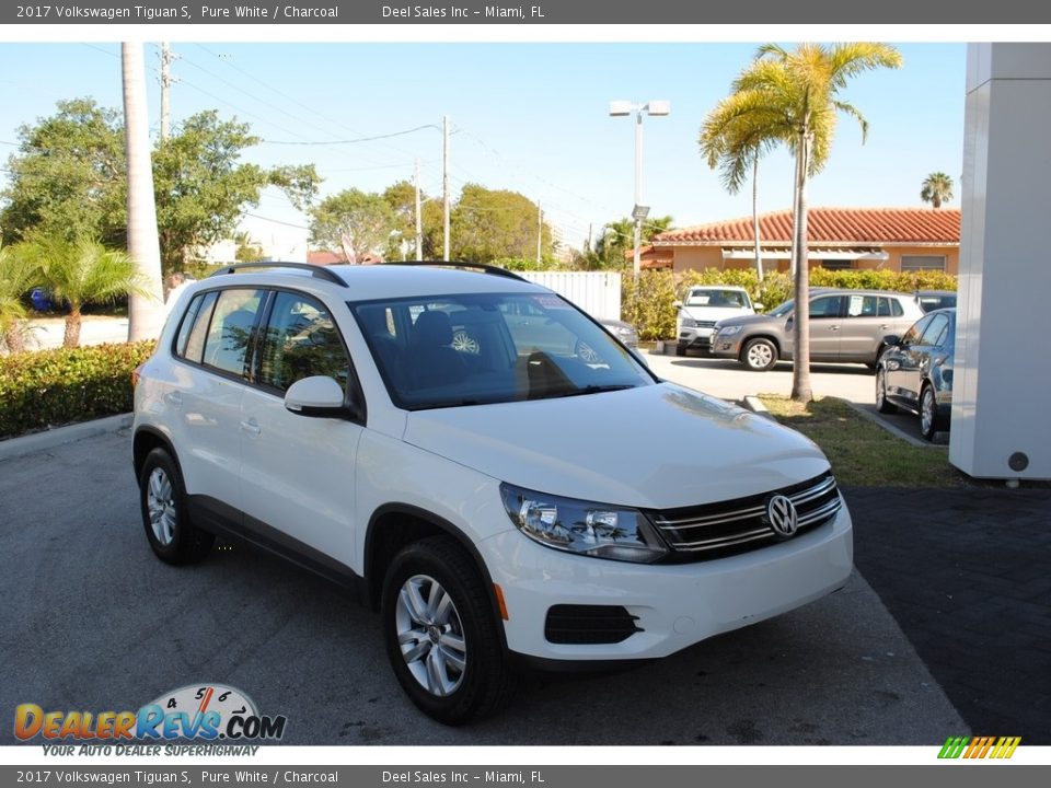 2017 Volkswagen Tiguan S Pure White / Charcoal Photo #1