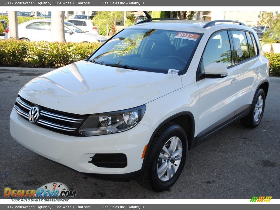 2017 Volkswagen Tiguan S Pure White / Charcoal Photo #4
