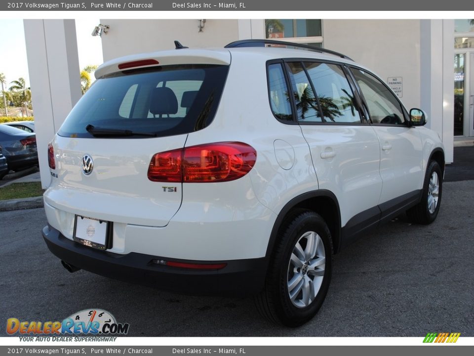 2017 Volkswagen Tiguan S Pure White / Charcoal Photo #10