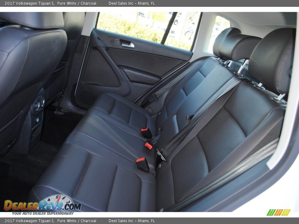 2017 Volkswagen Tiguan S Pure White / Charcoal Photo #12
