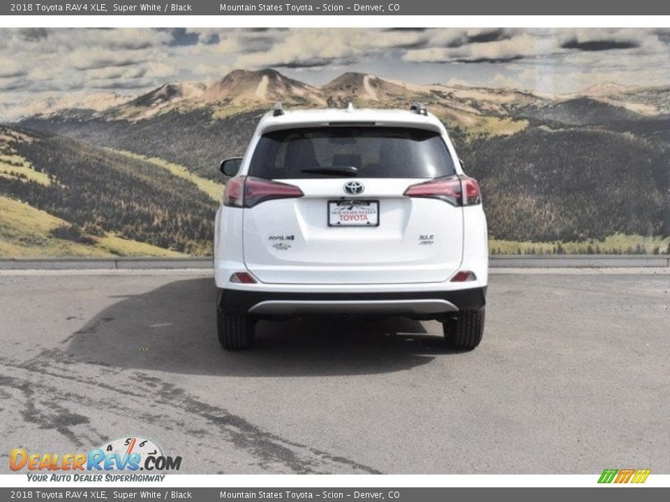 2018 Toyota RAV4 XLE Super White / Black Photo #4