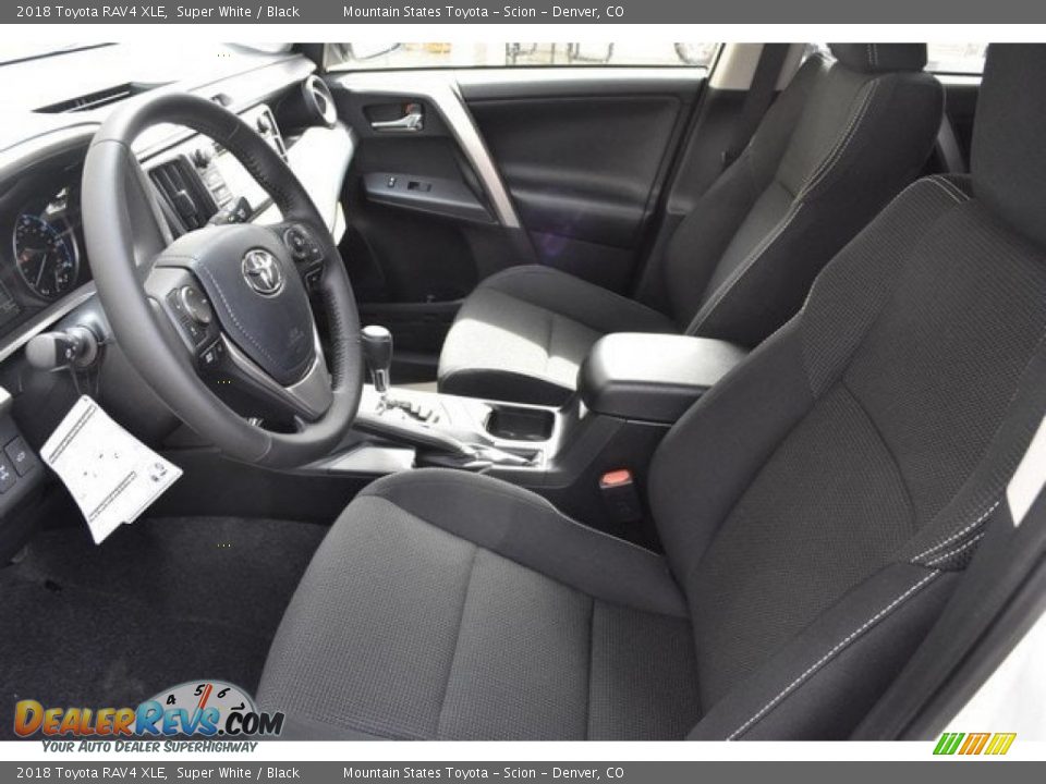 2018 Toyota RAV4 XLE Super White / Black Photo #6