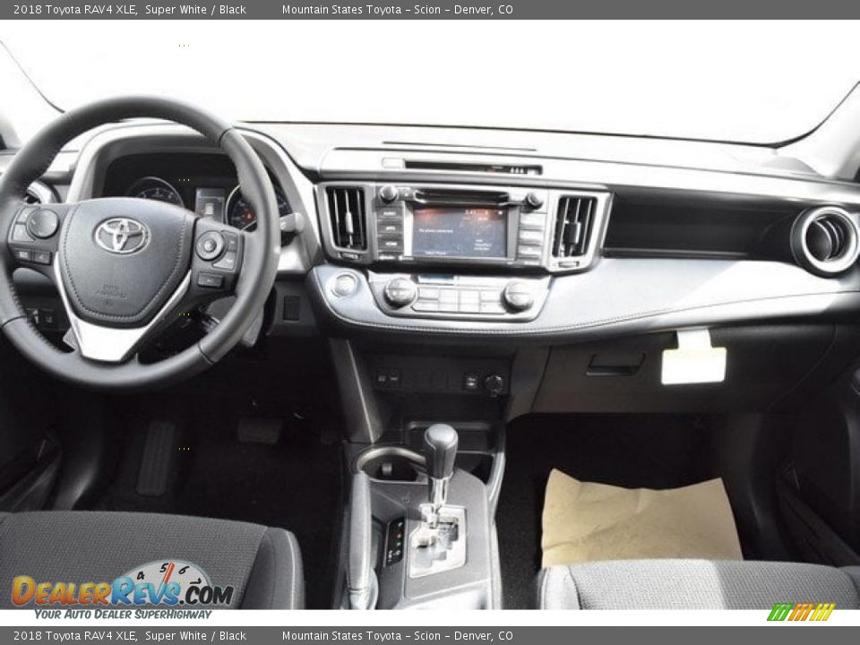 2018 Toyota RAV4 XLE Super White / Black Photo #8