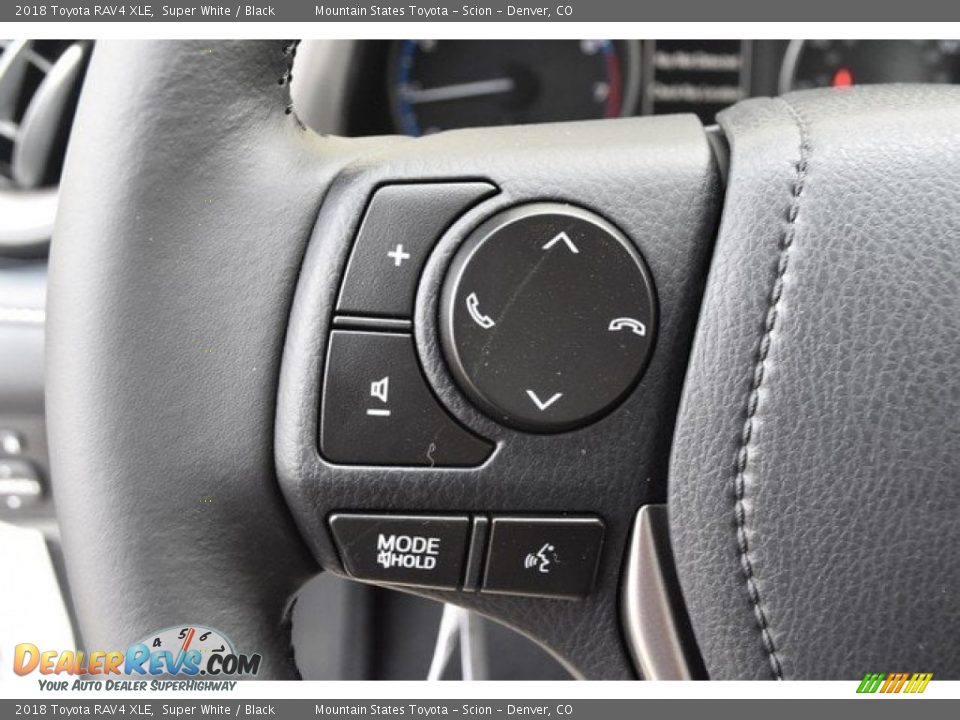 2018 Toyota RAV4 XLE Super White / Black Photo #27