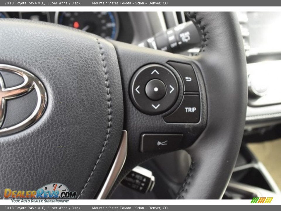 2018 Toyota RAV4 XLE Super White / Black Photo #28