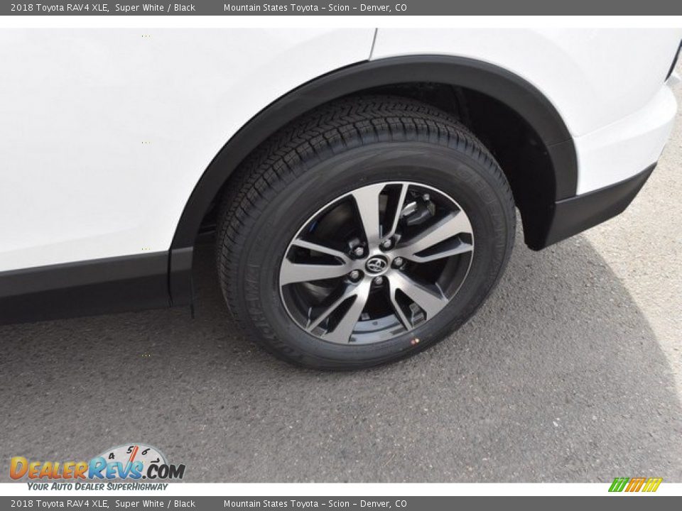 2018 Toyota RAV4 XLE Super White / Black Photo #34