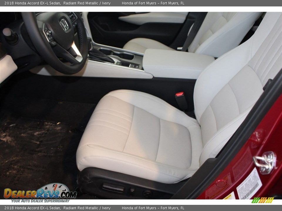 2018 Honda Accord EX-L Sedan Radiant Red Metallic / Ivory Photo #19