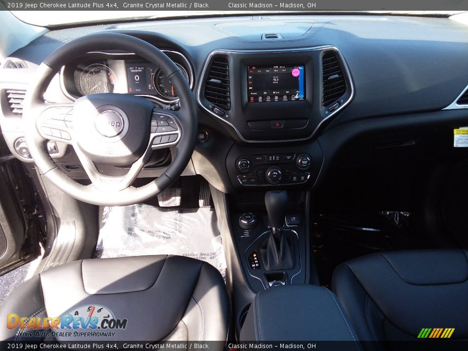 2019 Jeep Cherokee Latitude Plus 4x4 Granite Crystal Metallic / Black Photo #6
