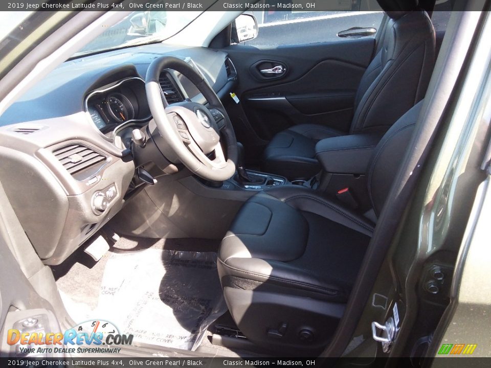 2019 Jeep Cherokee Latitude Plus 4x4 Olive Green Pearl / Black Photo #5