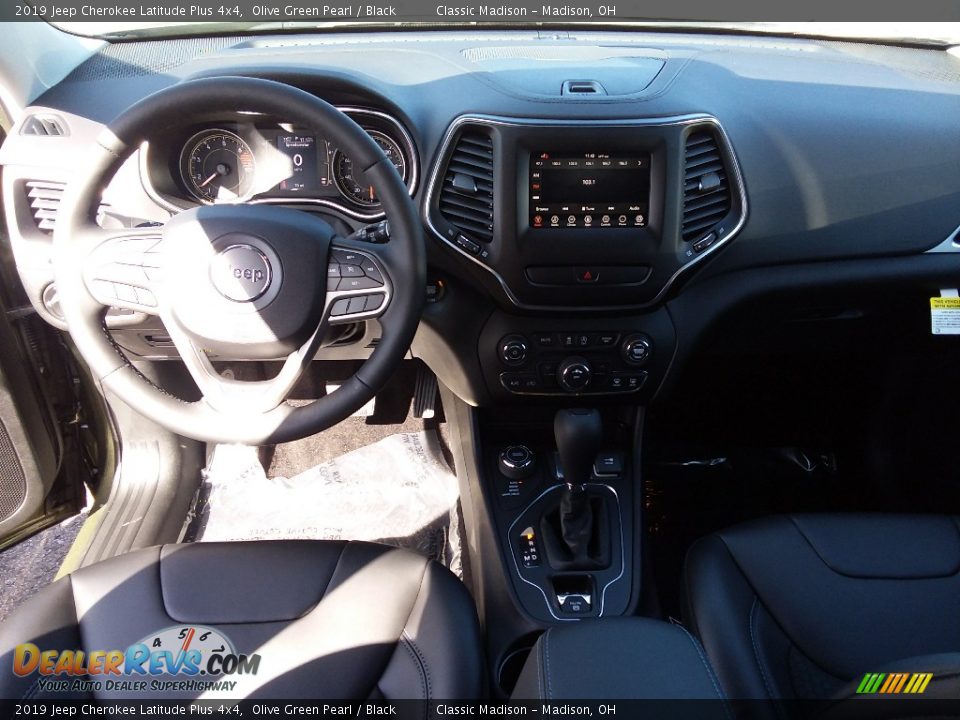 2019 Jeep Cherokee Latitude Plus 4x4 Olive Green Pearl / Black Photo #7