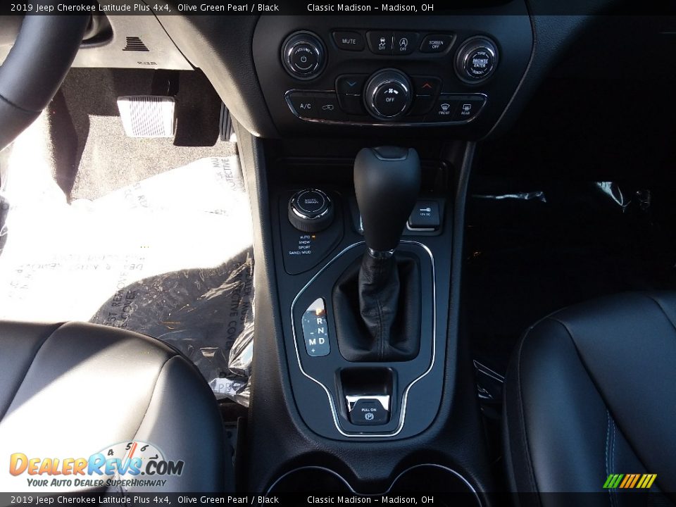 2019 Jeep Cherokee Latitude Plus 4x4 Olive Green Pearl / Black Photo #9