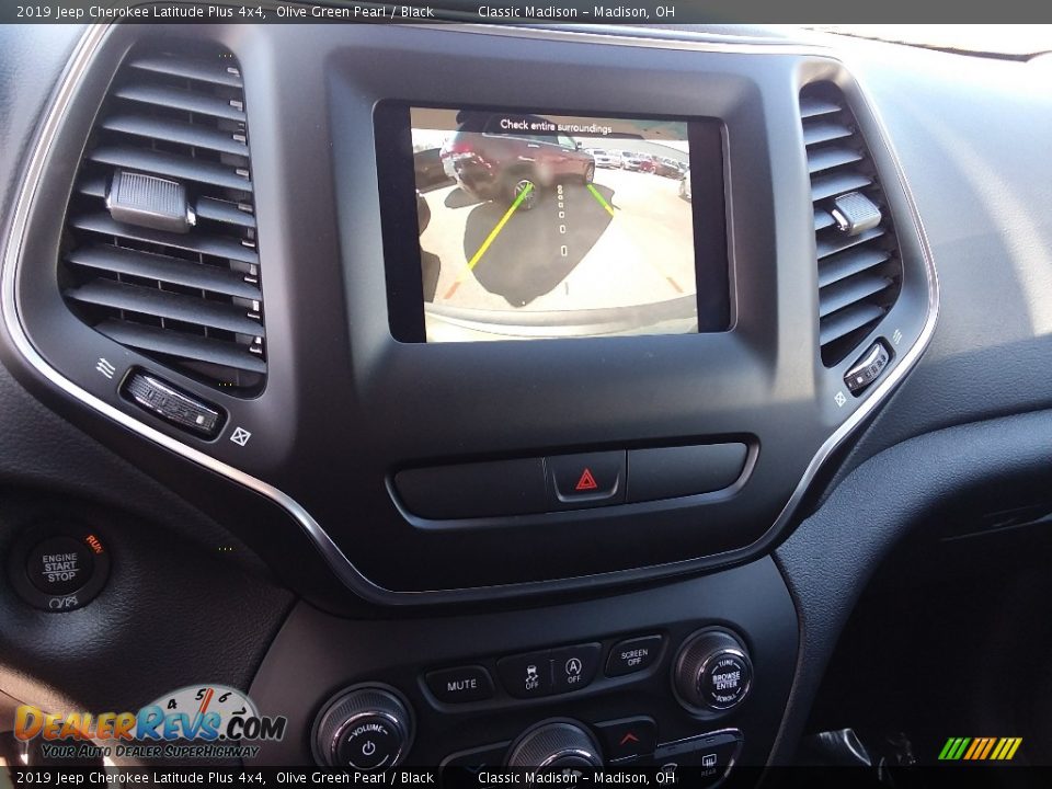 2019 Jeep Cherokee Latitude Plus 4x4 Olive Green Pearl / Black Photo #11