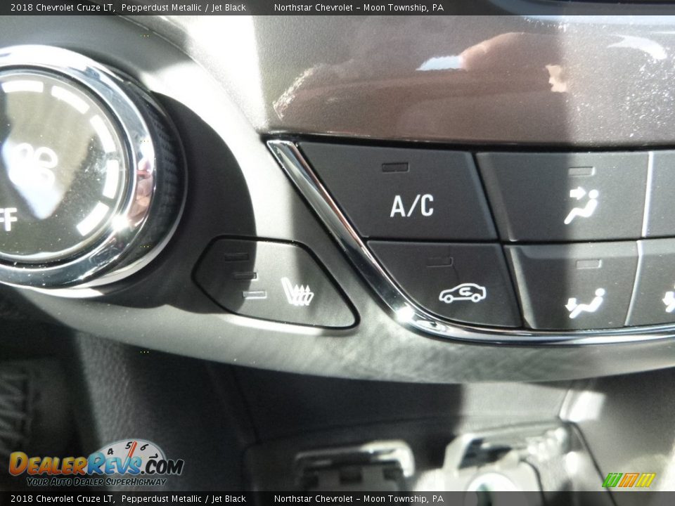 2018 Chevrolet Cruze LT Pepperdust Metallic / Jet Black Photo #19