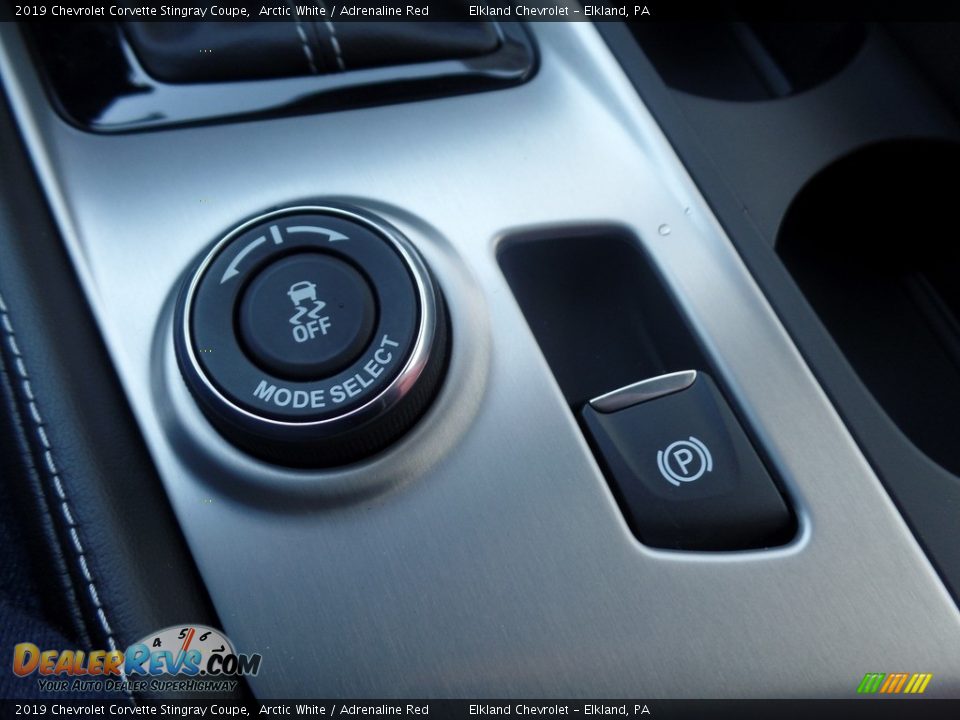 Controls of 2019 Chevrolet Corvette Stingray Coupe Photo #33