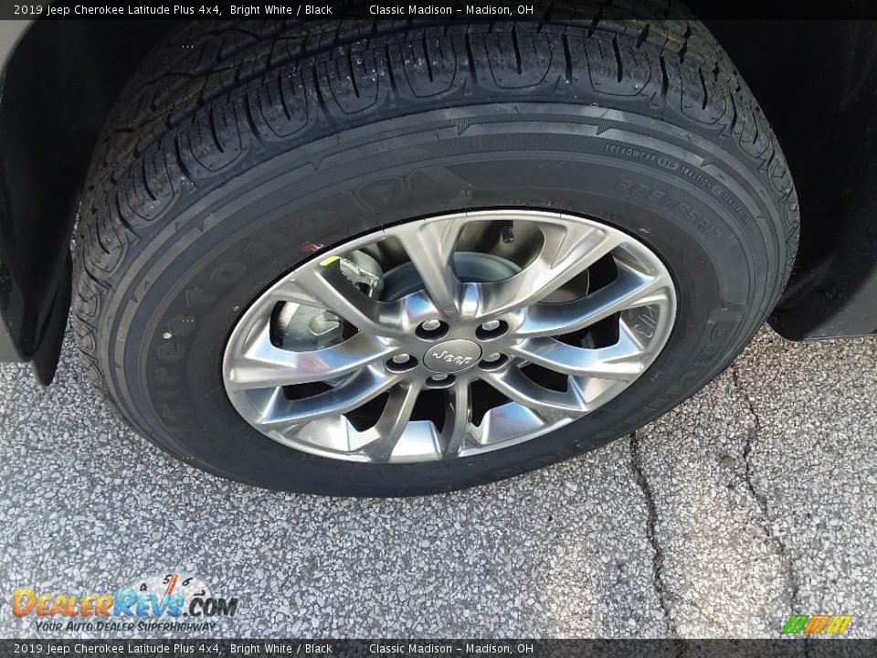 2019 Jeep Cherokee Latitude Plus 4x4 Bright White / Black Photo #2