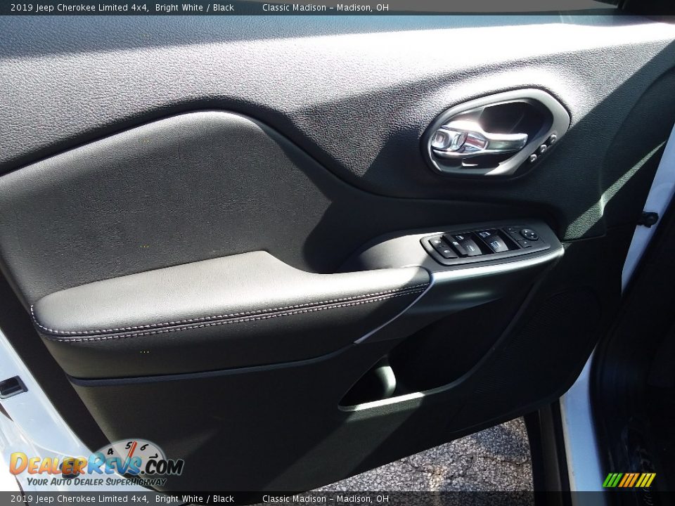 2019 Jeep Cherokee Limited 4x4 Bright White / Black Photo #4