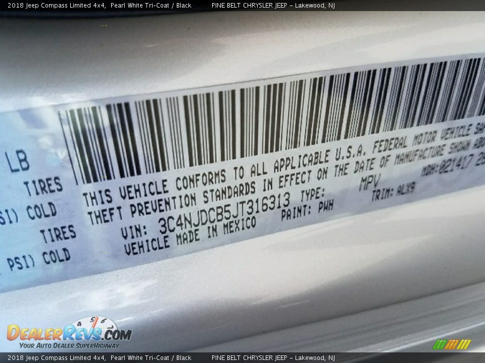 2018 Jeep Compass Limited 4x4 Pearl White Tri–Coat / Black Photo #9