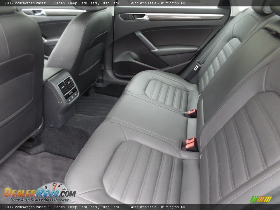 2017 Volkswagen Passat SEL Sedan Deep Black Pearl / Titan Black Photo #12