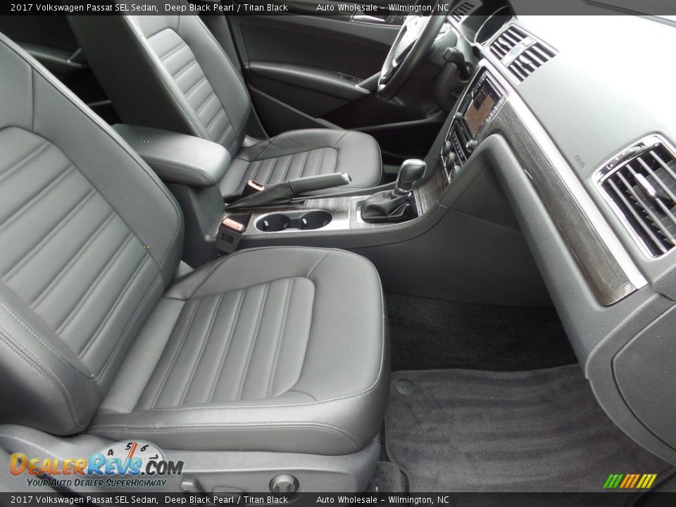 2017 Volkswagen Passat SEL Sedan Deep Black Pearl / Titan Black Photo #13