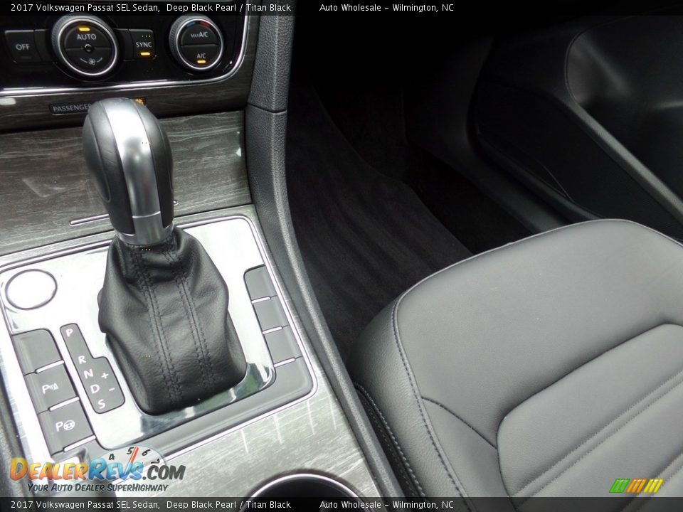 2017 Volkswagen Passat SEL Sedan Deep Black Pearl / Titan Black Photo #20