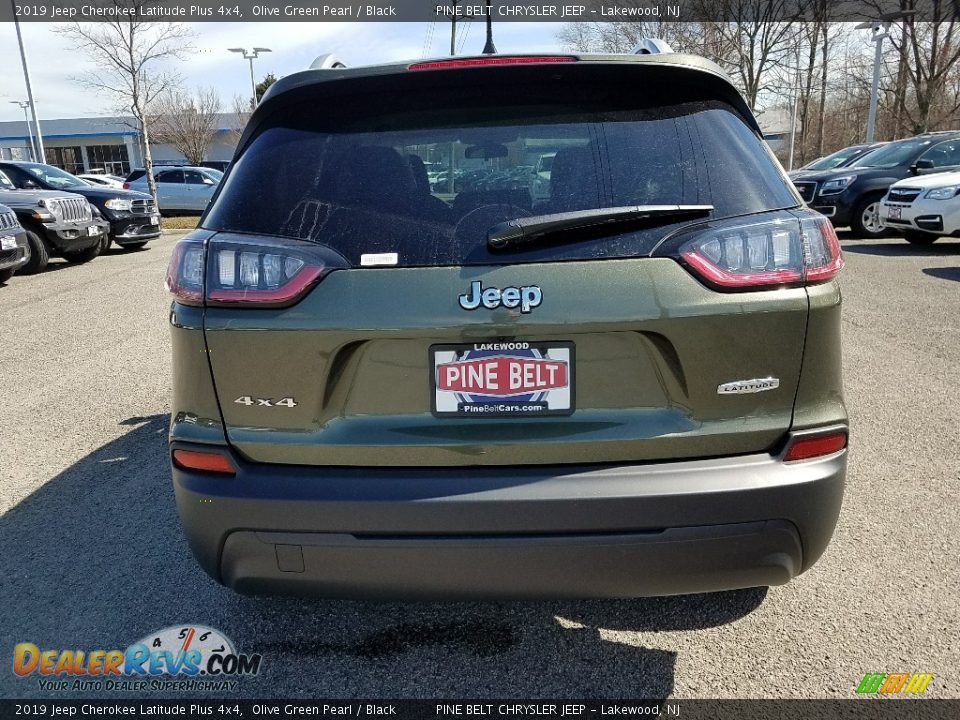2019 Jeep Cherokee Latitude Plus 4x4 Olive Green Pearl / Black Photo #5