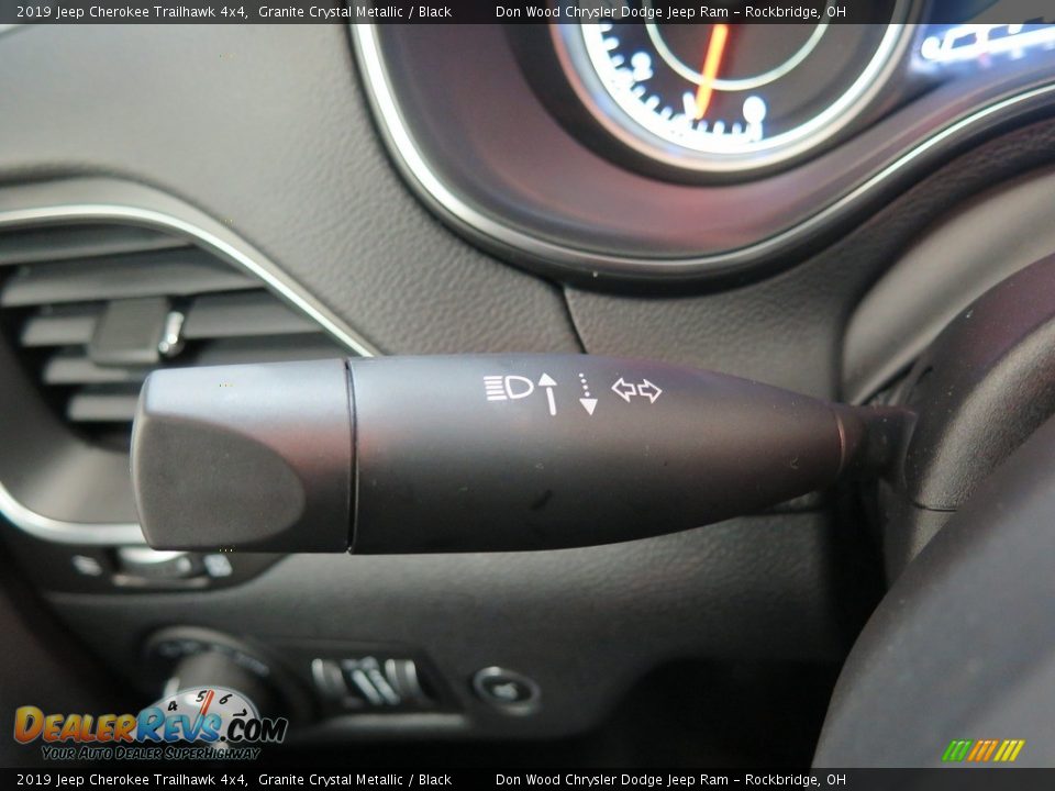 Controls of 2019 Jeep Cherokee Trailhawk 4x4 Photo #26