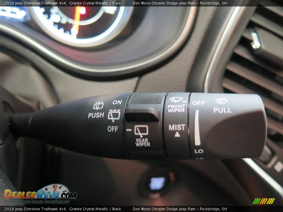 Controls of 2019 Jeep Cherokee Trailhawk 4x4 Photo #28
