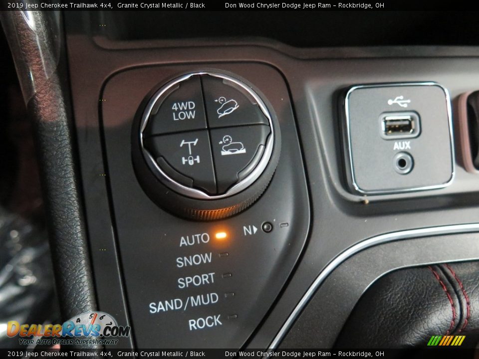 Controls of 2019 Jeep Cherokee Trailhawk 4x4 Photo #29