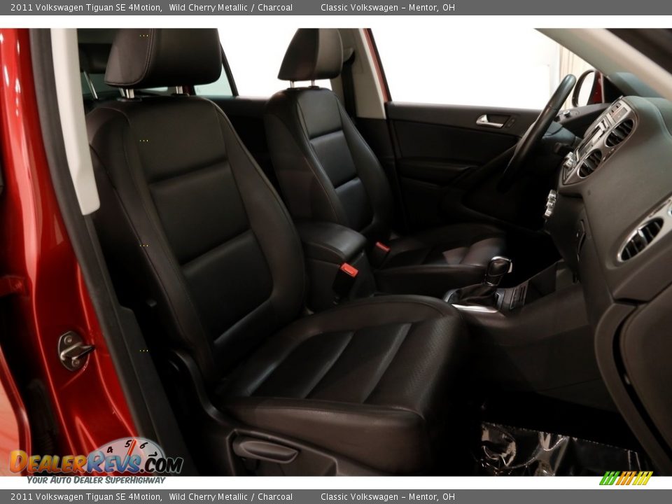 2011 Volkswagen Tiguan SE 4Motion Wild Cherry Metallic / Charcoal Photo #12