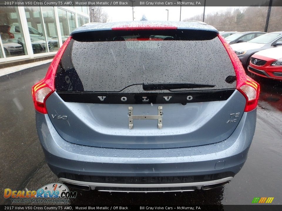 2017 Volvo V60 Cross Country T5 AWD Mussel Blue Metallic / Off Black Photo #4