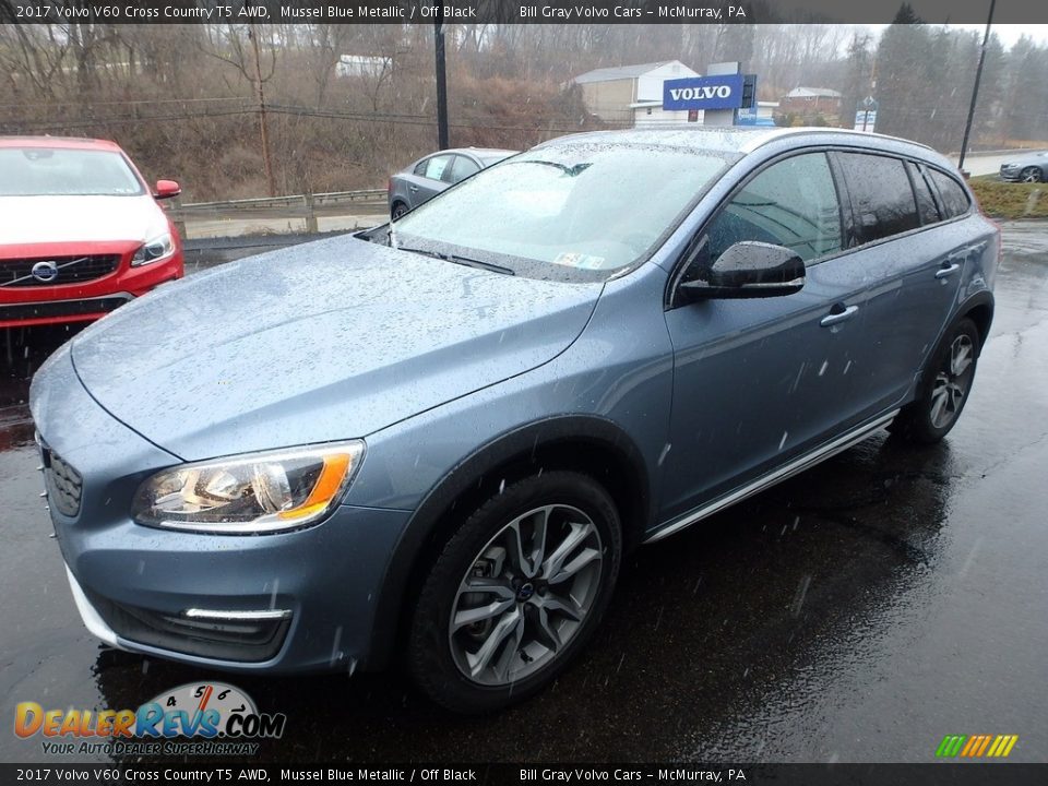 2017 Volvo V60 Cross Country T5 AWD Mussel Blue Metallic / Off Black Photo #7