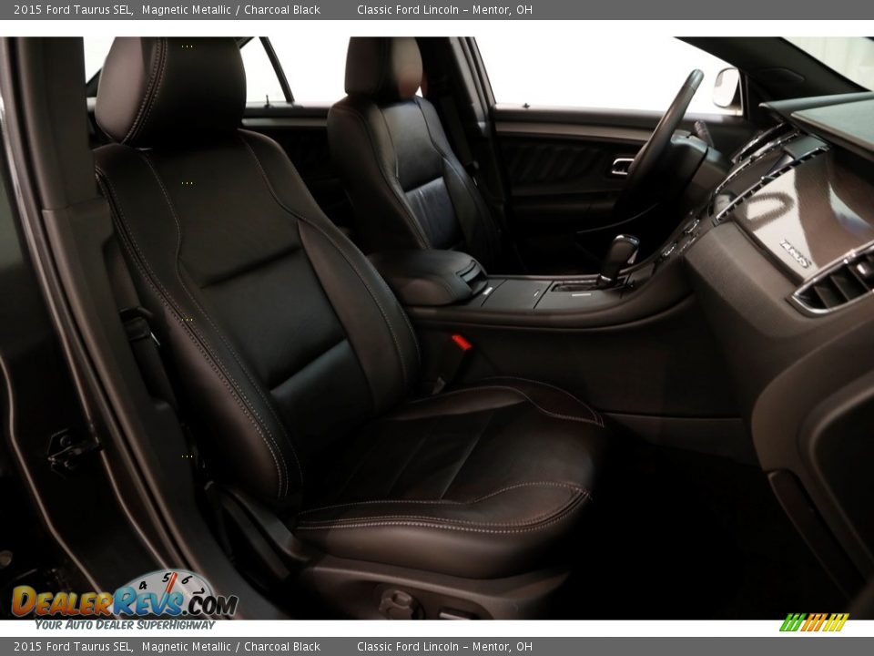 2015 Ford Taurus SEL Magnetic Metallic / Charcoal Black Photo #16