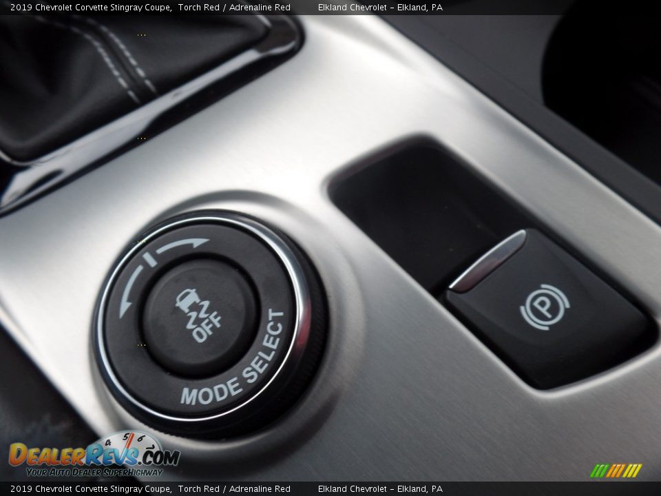Controls of 2019 Chevrolet Corvette Stingray Coupe Photo #35