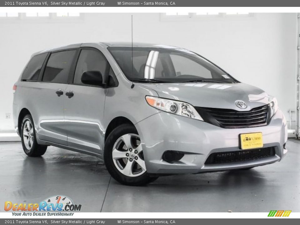 2011 Toyota Sienna V6 Silver Sky Metallic / Light Gray Photo #12