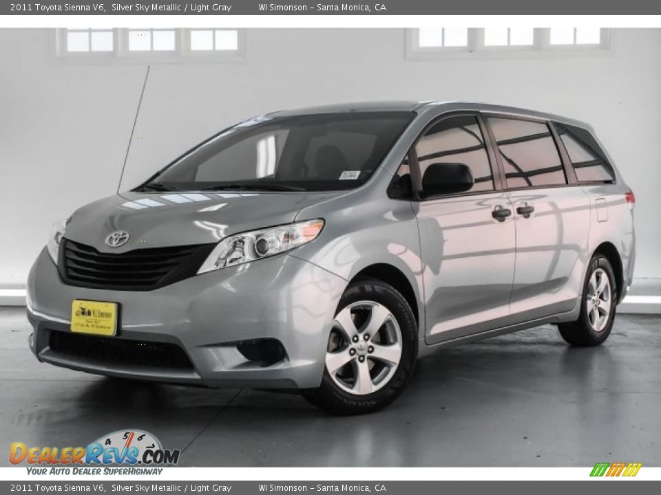 2011 Toyota Sienna V6 Silver Sky Metallic / Light Gray Photo #13